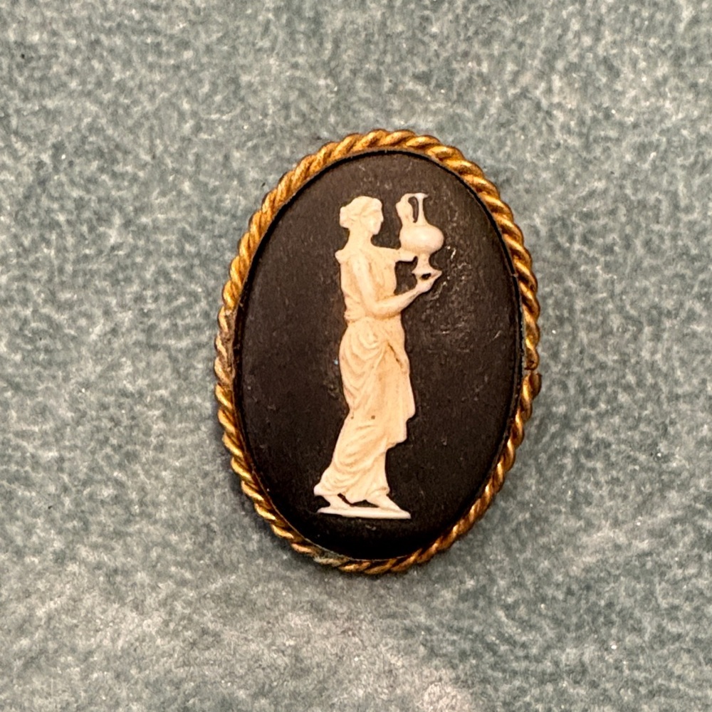 Vintage Cameo Brooch with Gold Trim